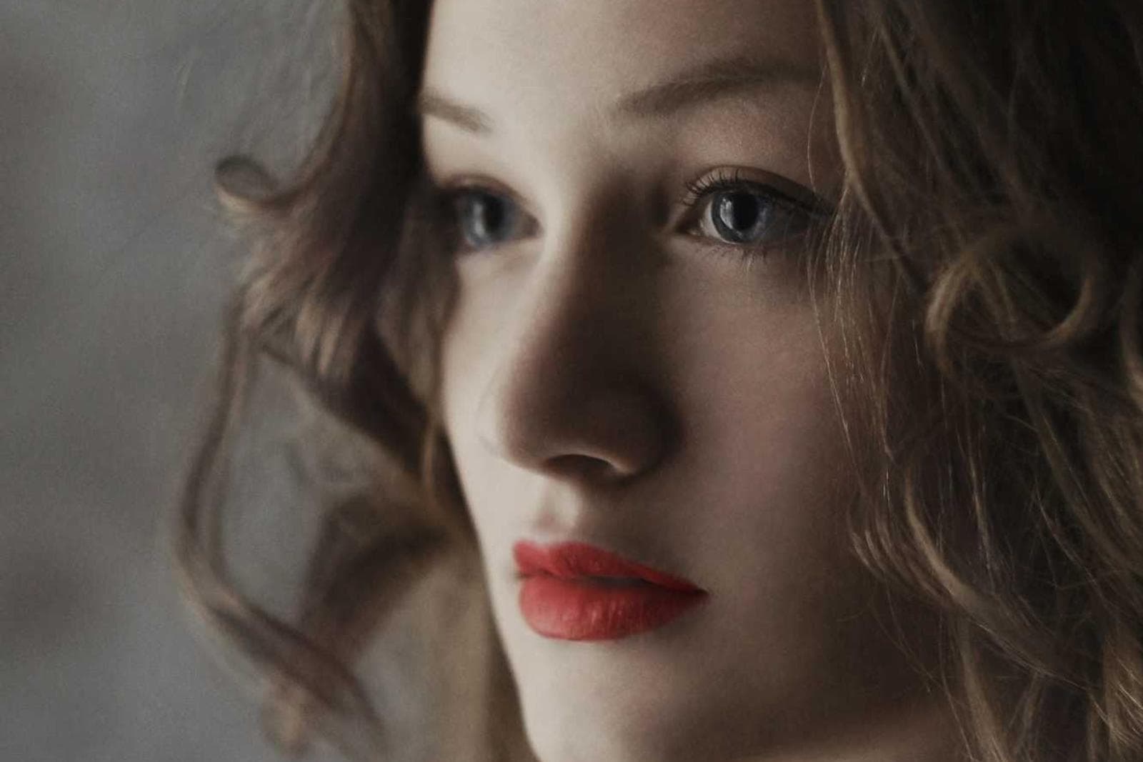 Евакуаційний автобус очікує пасажирів